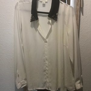 White blouse with studded collar